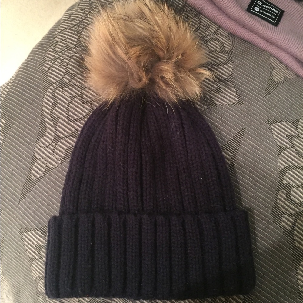 navy blue fur pom beanie
